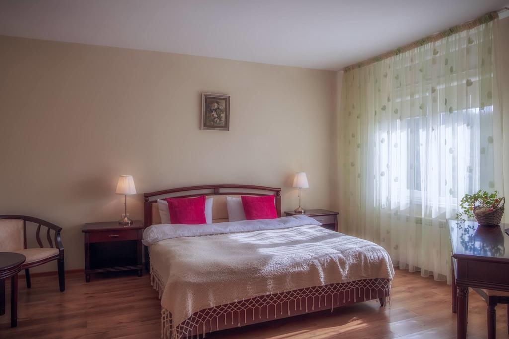 Pensiunea Boema Piatra Neamţ Zewnętrze zdjęcie