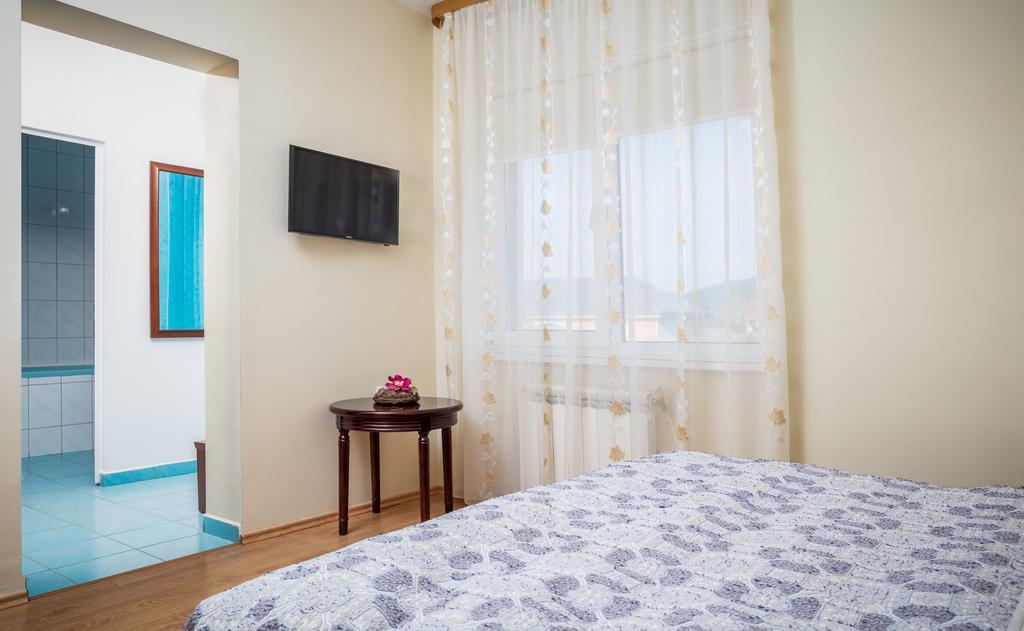 Pensiunea Boema Piatra Neamţ Zewnętrze zdjęcie